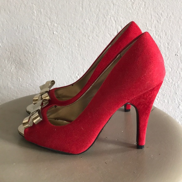 Red Felt Open Toe Heels with Gold Bow - Picture 2 of 6